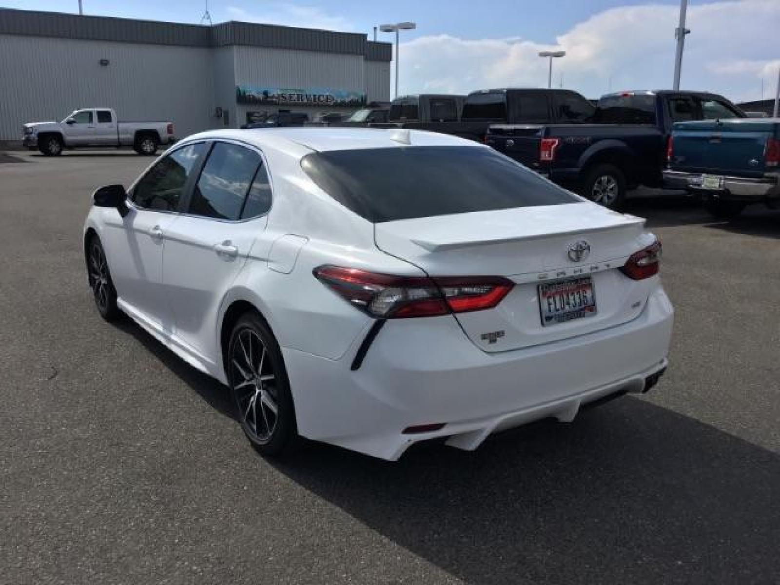 2021 Super White /Ash, leatherette/cloth Toyota Camry SE (4T1G11AKXMU) with an 2.5L L4 DOHC 16V engine, 8-Speed Automatic transmission, located at 1235 N Woodruff Ave., Idaho Falls, 83401, (208) 523-1053, 43.507172, -112.000488 - This is a very roomy full sized sedan offering many options including but not limited to front collision sensors, a backup camera with guide lines, and phone projection. This vehicle is in brand new condition at a used price! At Timberline Auto it is always easy to find a great deal on your next veh - Photo #3