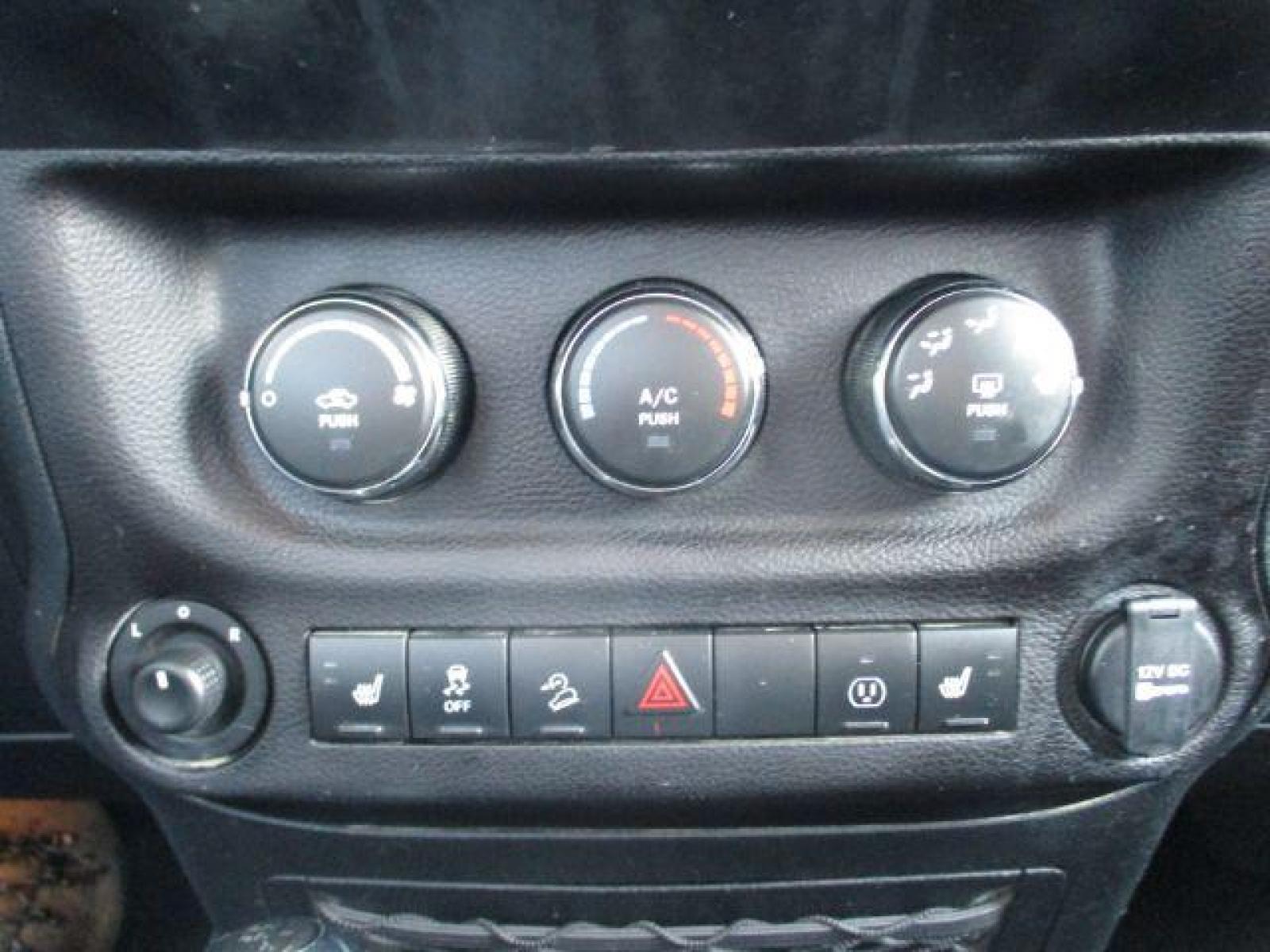 2018 Black Clear Coat /Black, cloth Jeep Wrangler JK Unlimited Sahara 4WD (1C4BJWEG8JL) with an 3.6L V6 DOHC 24V FFV engine, 6-Speed Automatic transmission, located at 1235 N Woodruff Ave., Idaho Falls, 83401, (208) 523-1053, 43.507172, -112.000488 - Photo #23