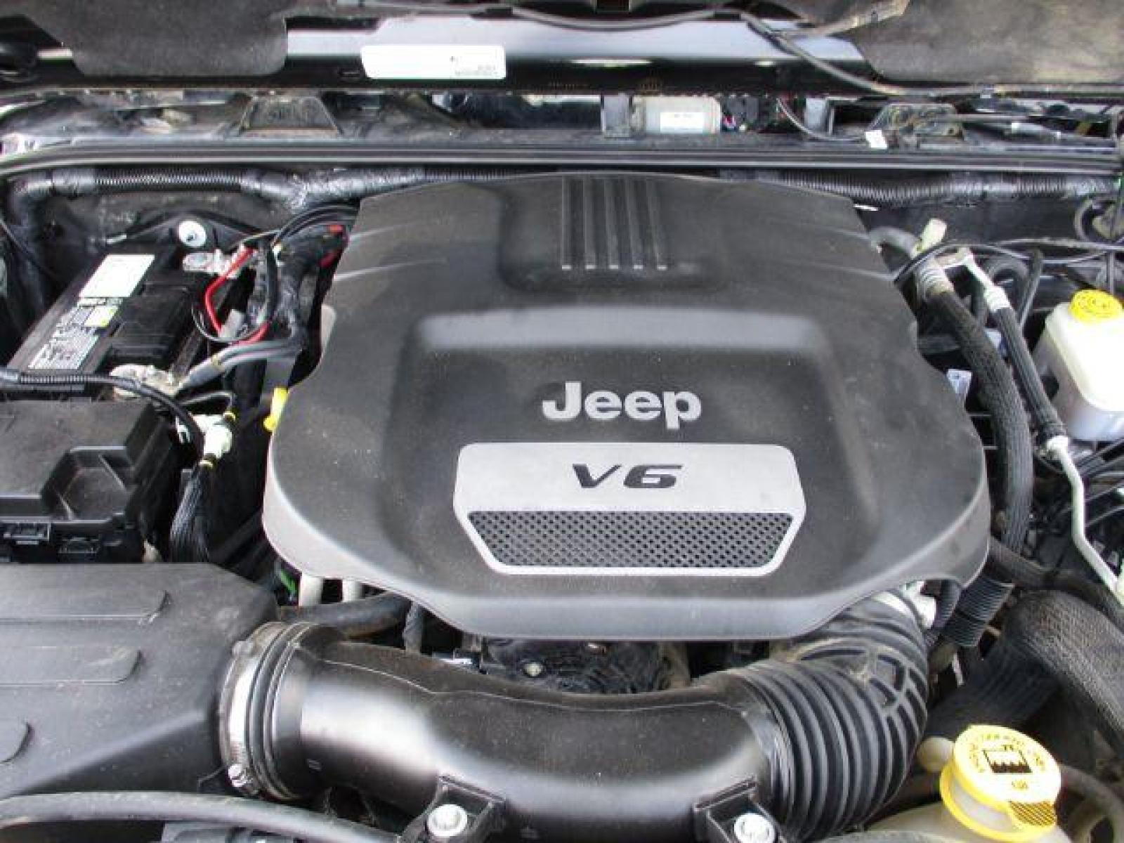 2018 Black Clear Coat /Black, cloth Jeep Wrangler JK Unlimited Sahara 4WD (1C4BJWEG8JL) with an 3.6L V6 DOHC 24V FFV engine, 6-Speed Automatic transmission, located at 1235 N Woodruff Ave., Idaho Falls, 83401, (208) 523-1053, 43.507172, -112.000488 - Photo #31