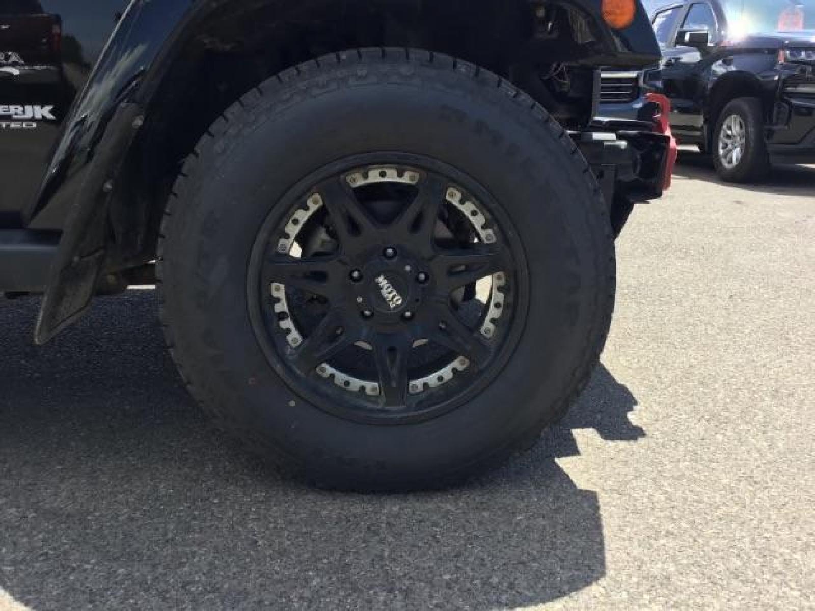 2018 Black Clear Coat /Black, cloth Jeep Wrangler JK Unlimited Sahara 4WD (1C4BJWEG8JL) with an 3.6L V6 DOHC 24V FFV engine, 6-Speed Automatic transmission, located at 1235 N Woodruff Ave., Idaho Falls, 83401, (208) 523-1053, 43.507172, -112.000488 - Photo #32