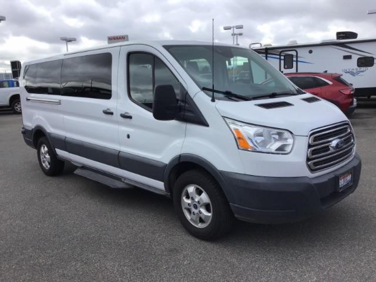 2018 WHITE /XL Ford Transit 350 Wagon Low Roof XL w/Sliding Pass. 148-in. WB (1FBZX2YG2JK) with an 3.5L V6 DOHC 24V engine, 6-Speed Automatic transmission, located at 1235 N Woodruff Ave., Idaho Falls, 83401, (208) 523-1053, 43.507172, -112.000488 - Photo #6