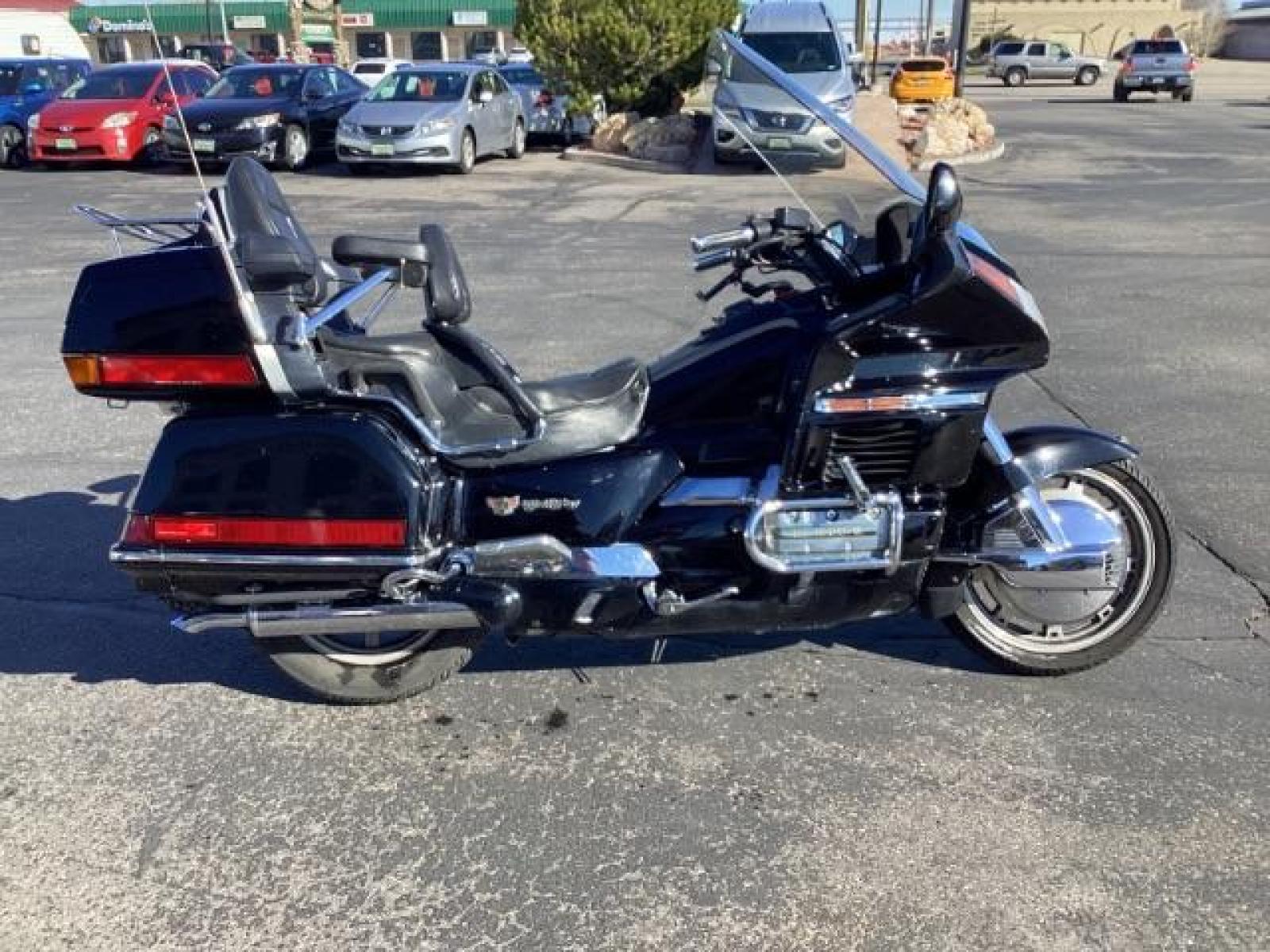 1991 BLACK Honda GL1500A - (1HFSC2206MA) with an 1520CC engine, located at 1235 N Woodruff Ave., Idaho Falls, 83401, (208) 523-1053, 43.507172, -112.000488 - The 1991 Honda GL1500A, also known as the Honda Gold Wing Aspencade, is a touring motorcycle that was known for its comfort, performance, and array of features. Here are some of the notable features of the 1991 GL1500A: Engine: The GL1500A is powered by a liquid-cooled, horizontally opposed six-cyl - Photo #5