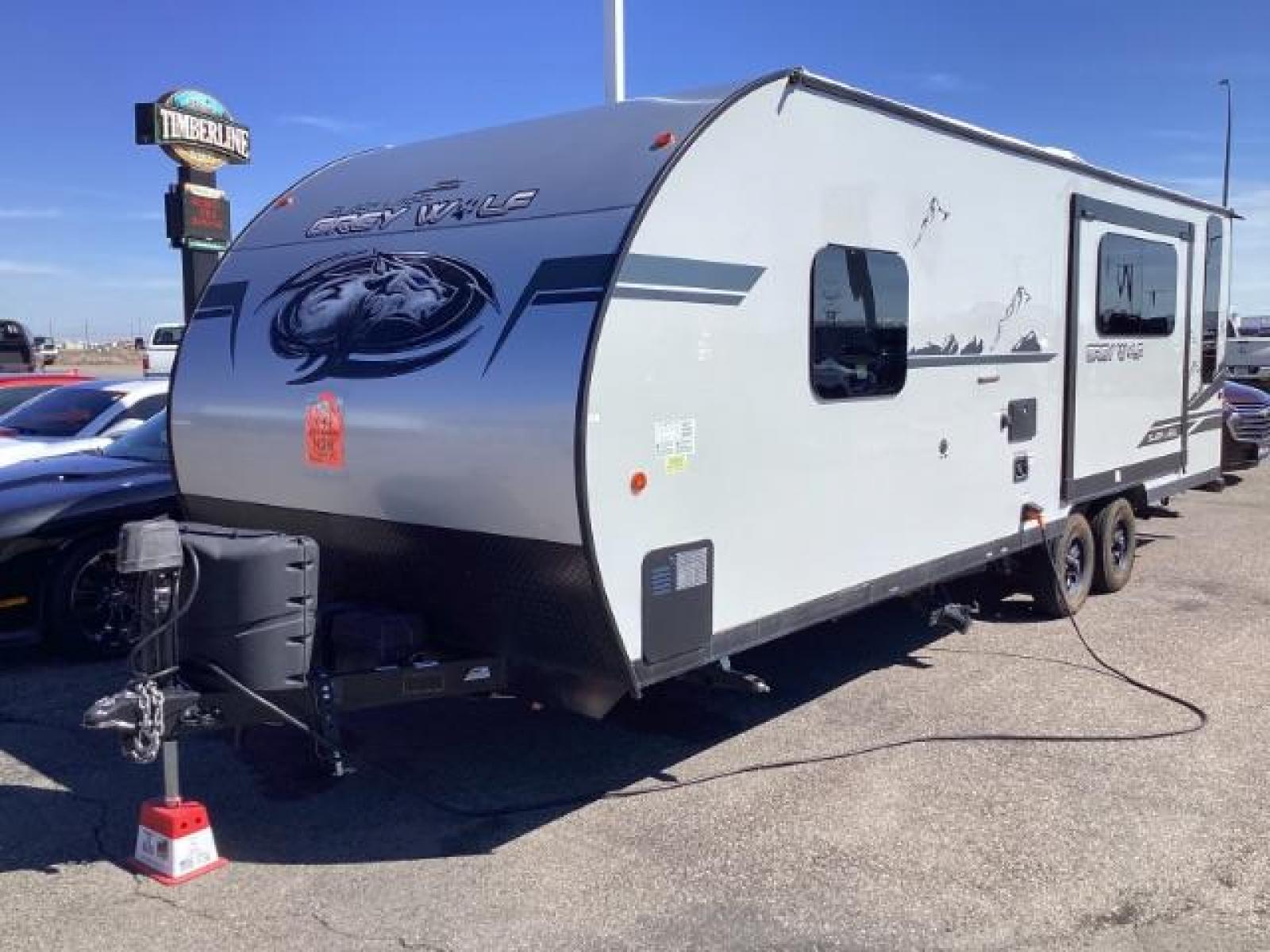 2021 SILVER Forest River GREY WOLF - (4X4TCKY2XMK) with an NA engine, NA transmission, located at 1235 N Woodruff Ave., Idaho Falls, 83401, (208) 523-1053, 43.507172, -112.000488 - Queen Bed: The Grey Wolf 23MKBC often features a queen-sized bed in the master bedroom, providing a comfortable sleeping space for two adults. Slide-Out Dinette: The trailer may include a slide-out dinette, which expands the living space when parked and provides additional seating and dining area. - Photo #2