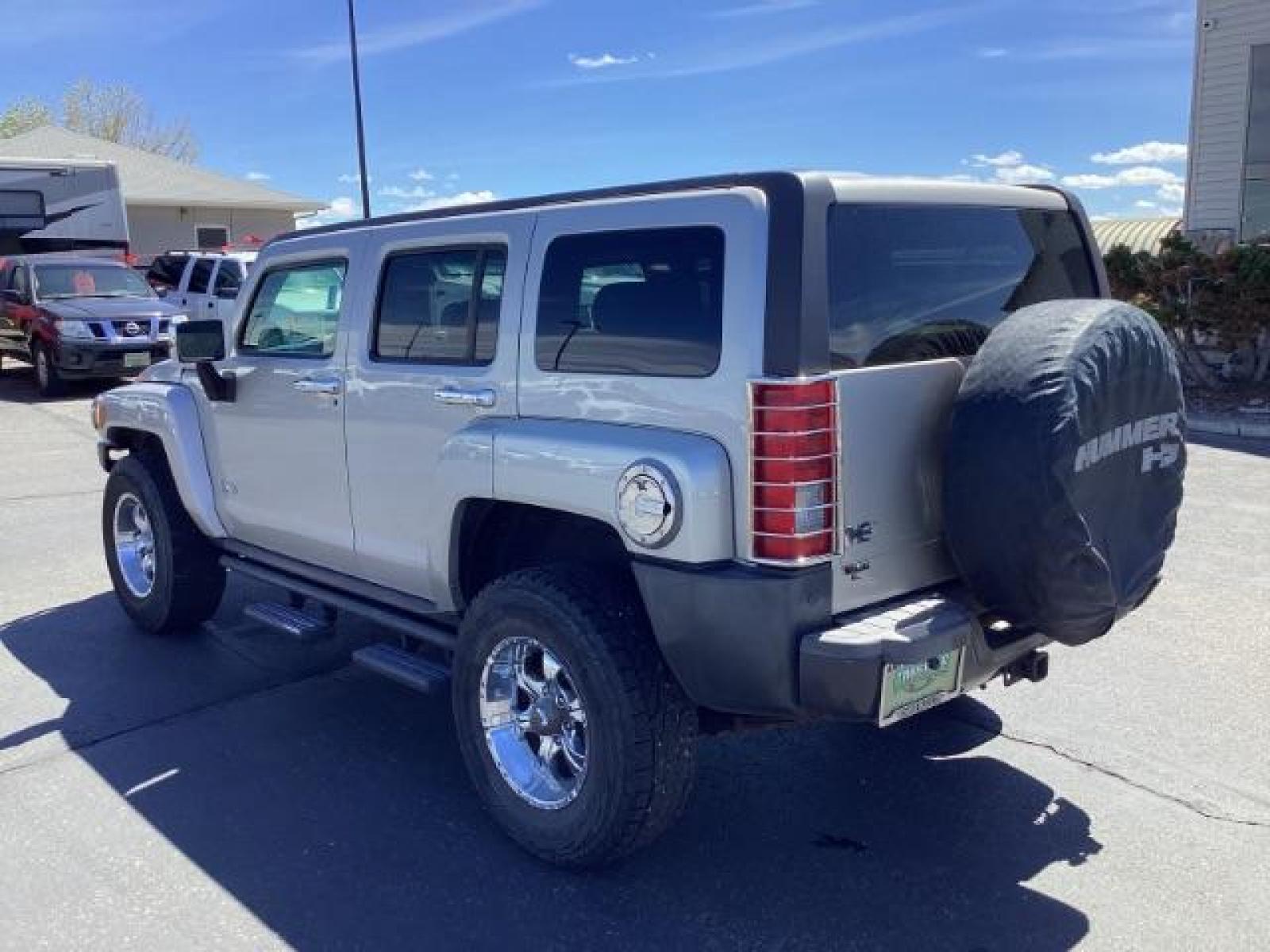 2006 Hummer H3 Sport Utility (5GTDN136268) with an 3.5L L5 DOHC 20V engine, located at 1235 N Woodruff Ave., Idaho Falls, 83401, (208) 523-1053, 43.507172, -112.000488 - The 2006 Hummer H3 was part of the Hummer lineup known for its rugged design and off-road capabilities. Here are some of its key features: Exterior Design: The H3 retained the iconic boxy design of the Hummer brand, with a rugged and aggressive appearance. It featured a wide stance and prominent wh - Photo #2
