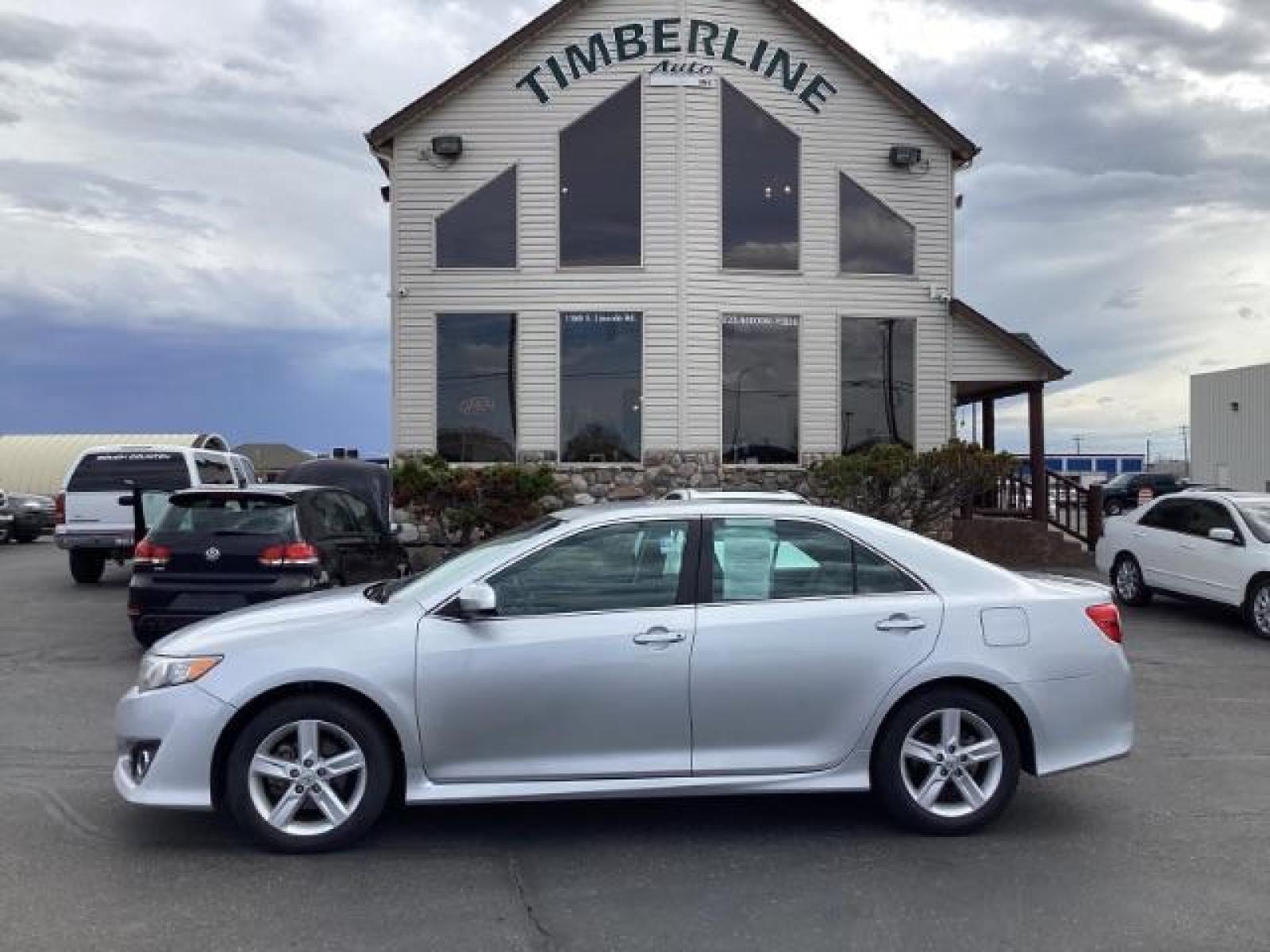2014 Classic Silver Metallic /Black/Ash 2-Tone Toyota Camry SE (4T1BF1FK9EU) with an 2.5L L4 DOHC 16V engine, 6-Speed Automatic transmission, located at 1235 N Woodruff Ave., Idaho Falls, 83401, (208) 523-1053, 43.507172, -112.000488 - The 2014 Toyota Camry SE is a midsize sedan known for its reliability, comfort, and sporty design. Here are the key features you might find on the 2014 Toyota Camry SE: Engine: Typically equipped with a 2.5-liter inline-four engine producing around 178 horsepower and 170 lb-ft of torque, paired wit - Photo #1