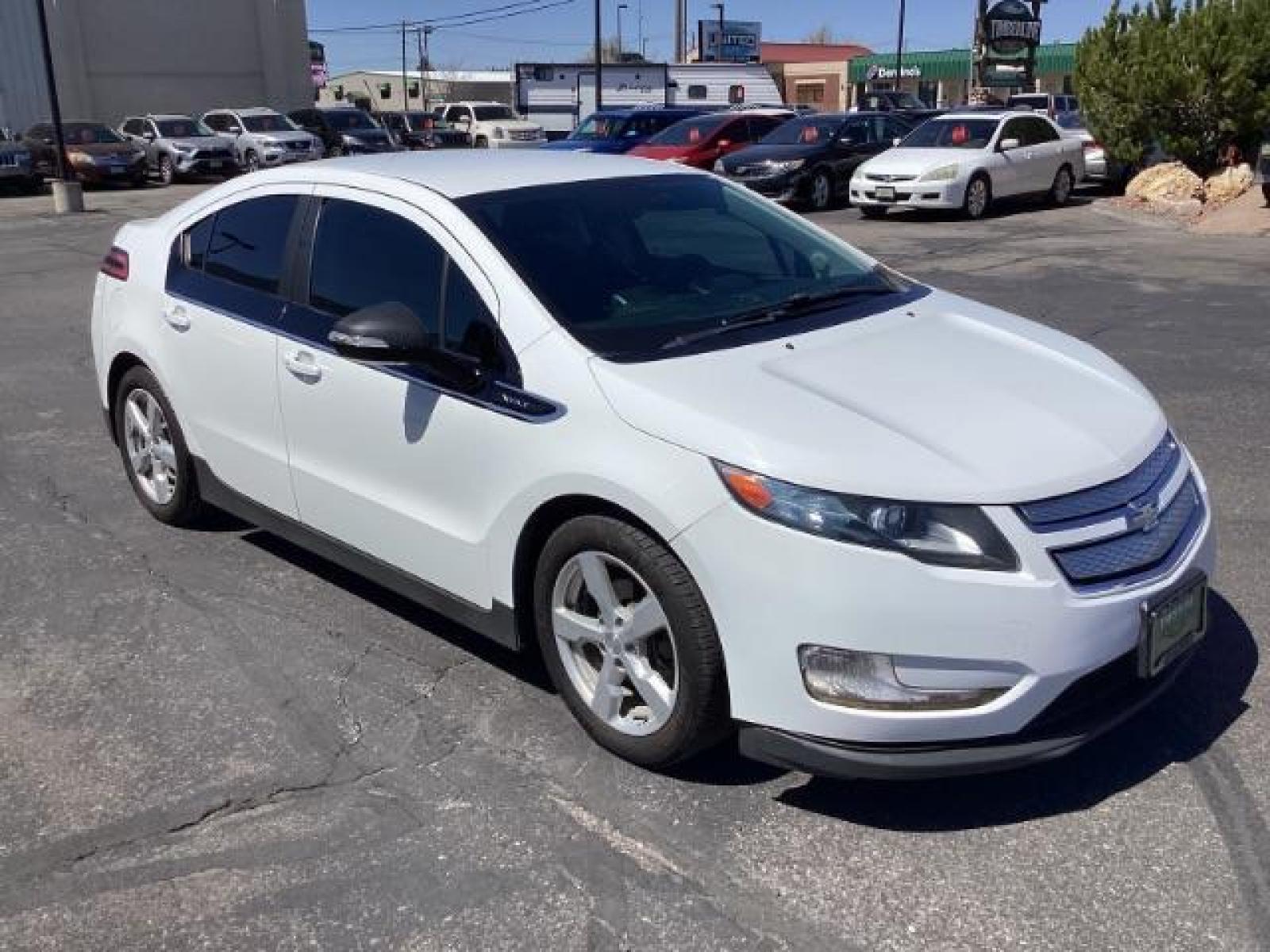 2013 WHITE Chevrolet Volt Premium (1G1RB6E48DU) with an 1.4L L4 DOHC 16V PLUG-IN HYBRID engine, Continuously Variable Transmission transmission, located at 1235 N Woodruff Ave., Idaho Falls, 83401, (208) 523-1053, 43.507172, -112.000488 - The 2013 Chevrolet Volt Premium is a plug-in hybrid electric vehicle (PHEV) known for its innovative technology, efficient drivetrain, and practical features. Here are the key features you might find on the 2013 Chevrolet Volt Premium: Electric Drive Unit: The Volt is primarily powered by an electr - Photo #6