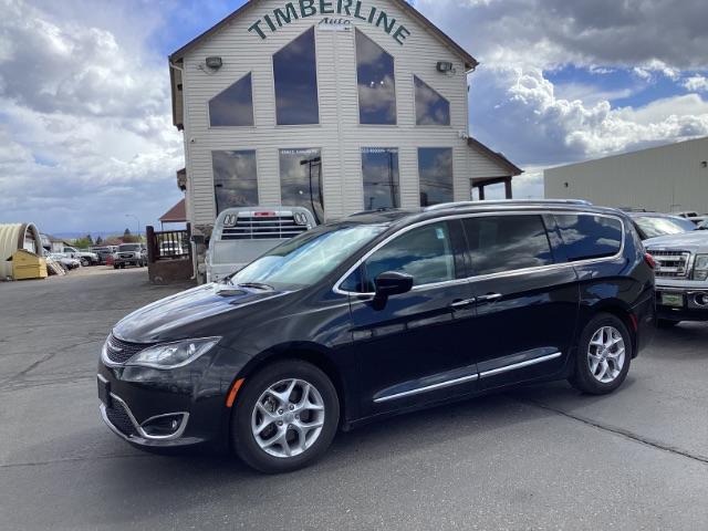 photo of 2017 Chrysler Pacifica